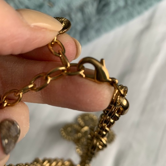 NWOT Gorgeous statement-making golden necklace - Picture 3 of 4